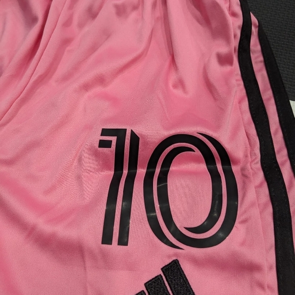 Inter Miami Messi #10 Adidas Jersey & Shorts Kit - Picture 5 of 11